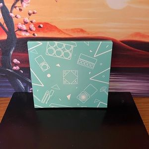 Ofra Cosmetics Caribbean Glitz Mini Mix Face/Eyes Palette